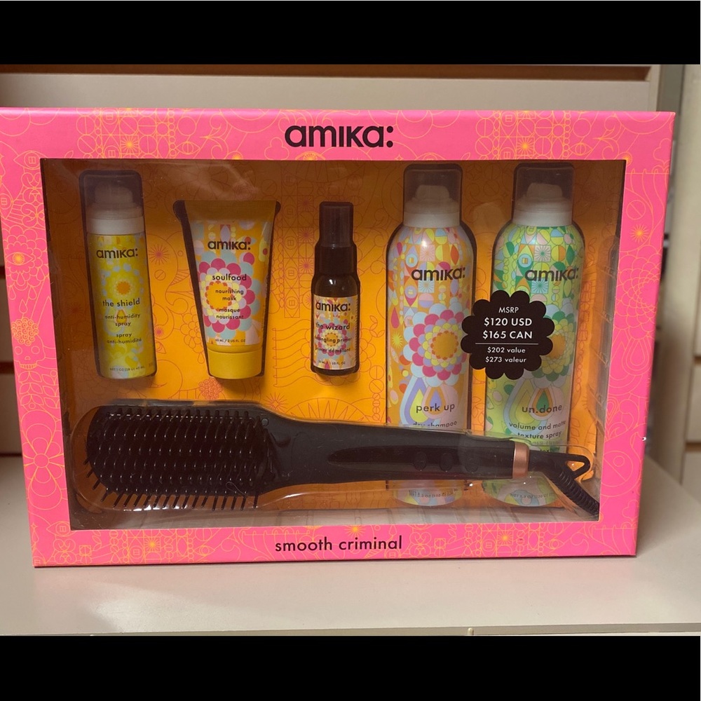 AMIKA
Smooth Criminal Polished Perfection Gift Set